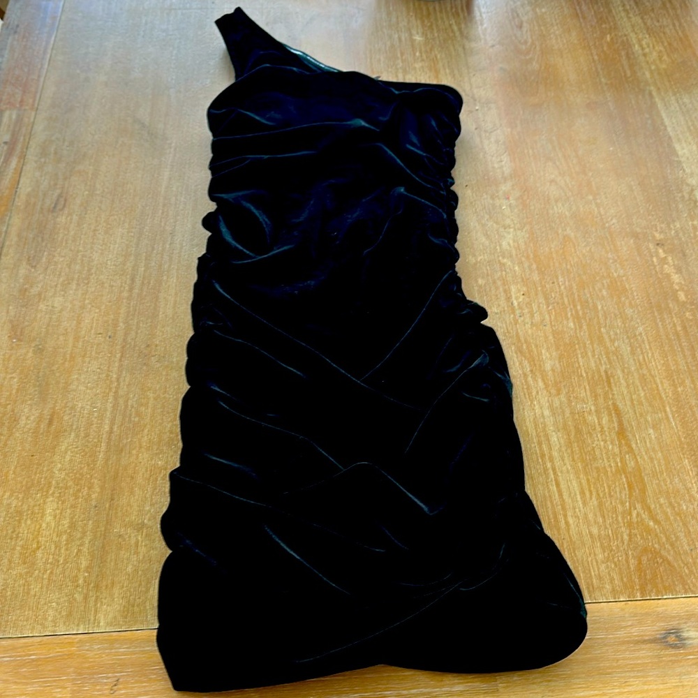 KatieJ NYC 🖤🖤 
Girls/Jr Veronica Dress